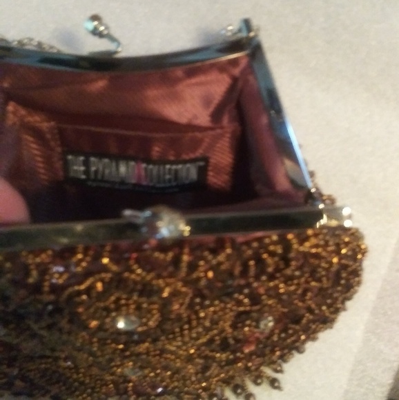NWOT The pyramid collection beaded purse - Picture 4 of 7